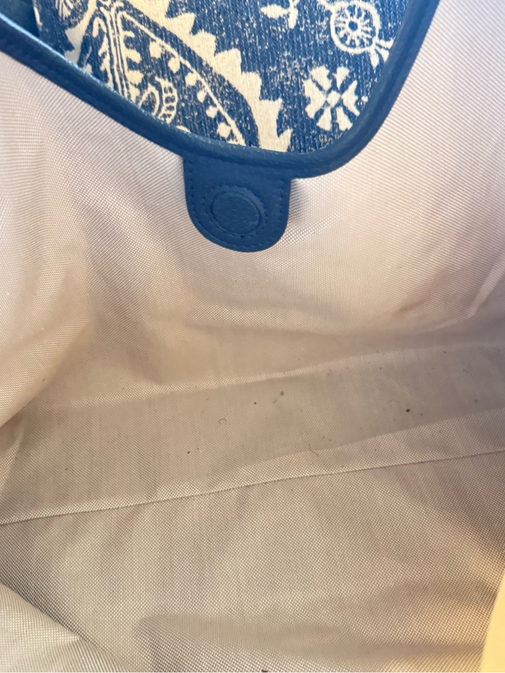 Designer like Monogram Messenger Bag in Navy with Red-Blue worn maybe 3 times - Picture 5 of 13